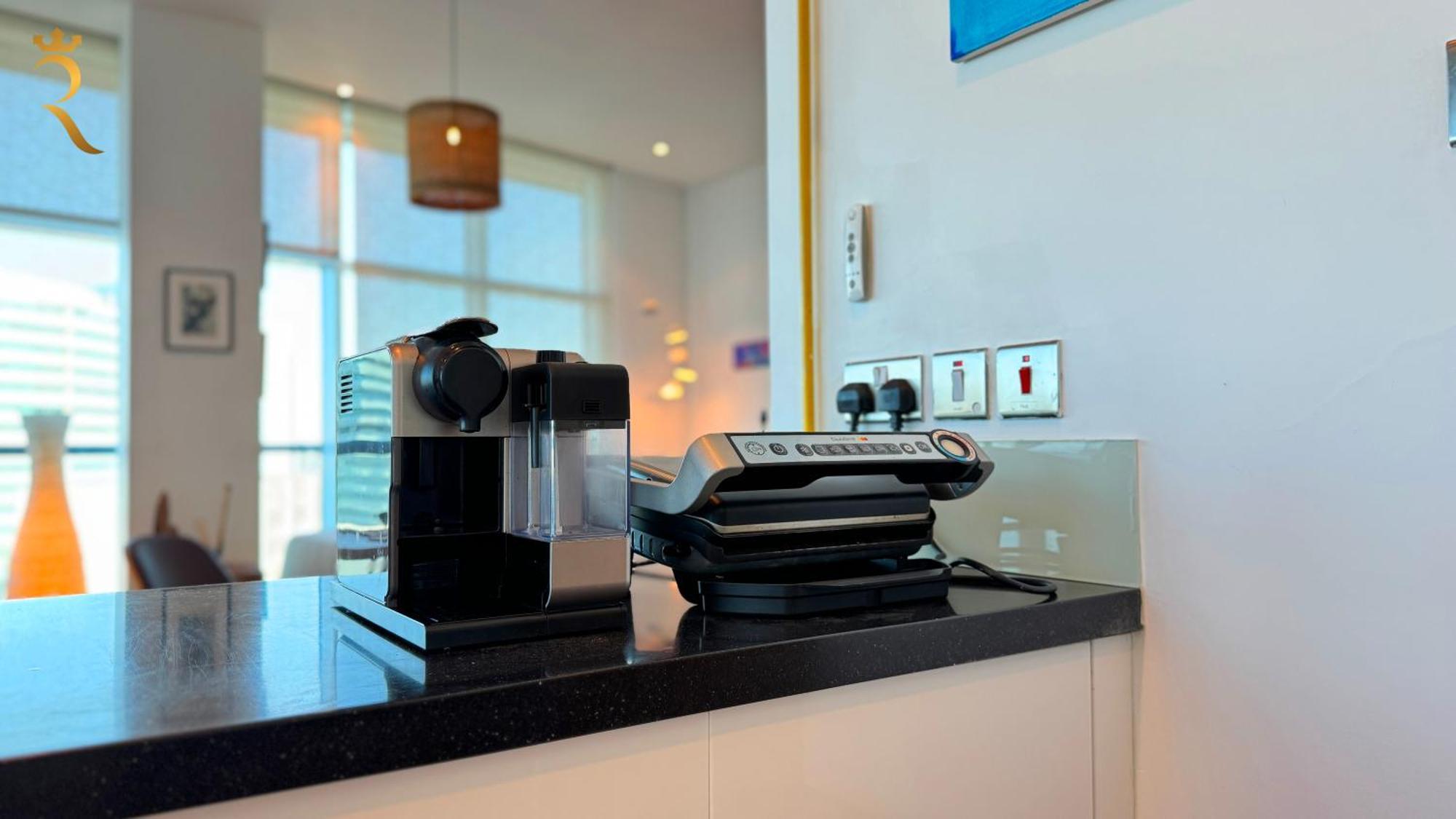 Appartement Oceanview 2br Bliss In Al Raha With Pool N Balcony